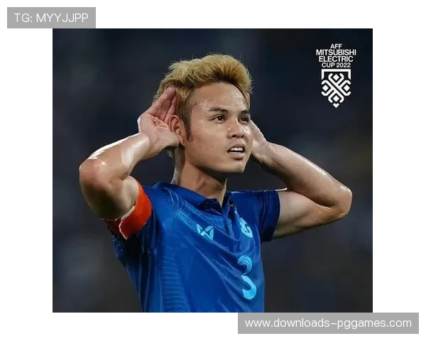 桑德哈根威胁对梅拉布使用顶膝战术，雏量级冠军战火药味十足